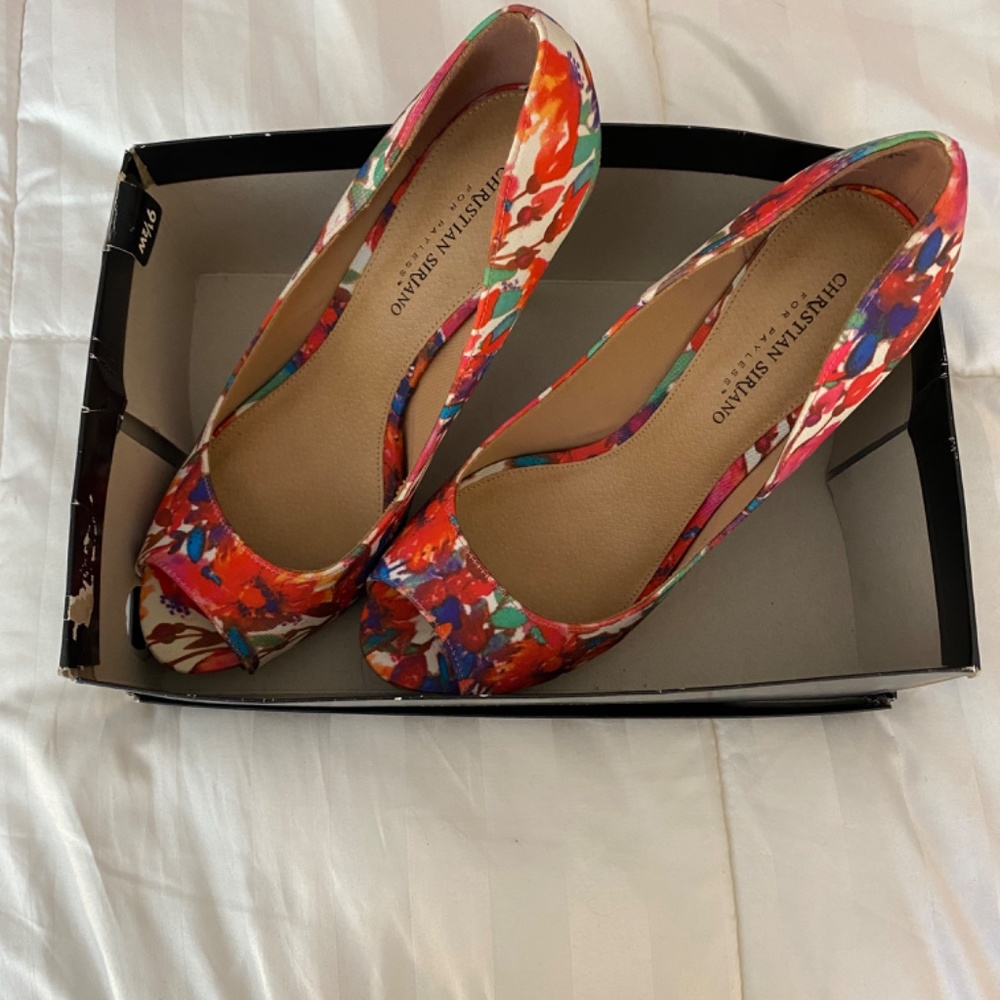 Flower pattern heels - Picture 2 of 3